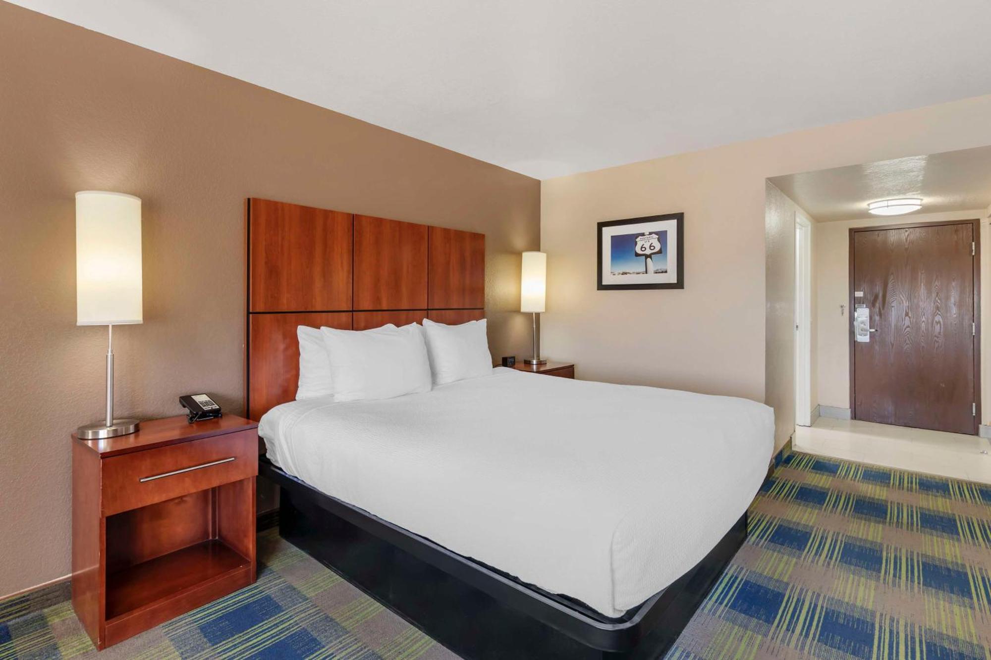 Western Heritage Ontario Hotel 3*