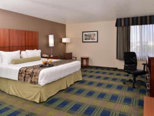 Western Heritage Ontario Hotel 3*