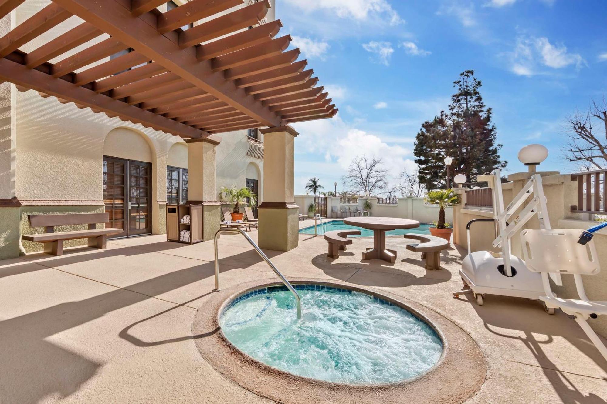 Western Heritage Ontario 3* Rancho Cucamonga