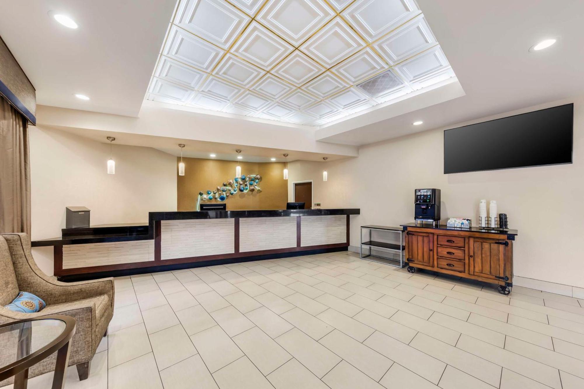 Western Heritage Ontario Hotel 3*